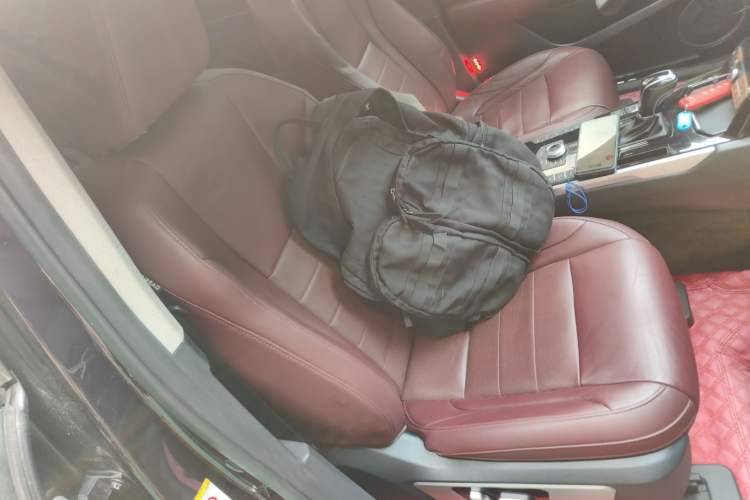 Used Wey VV7 2017 2.0T Flagship Model Right Front Seat