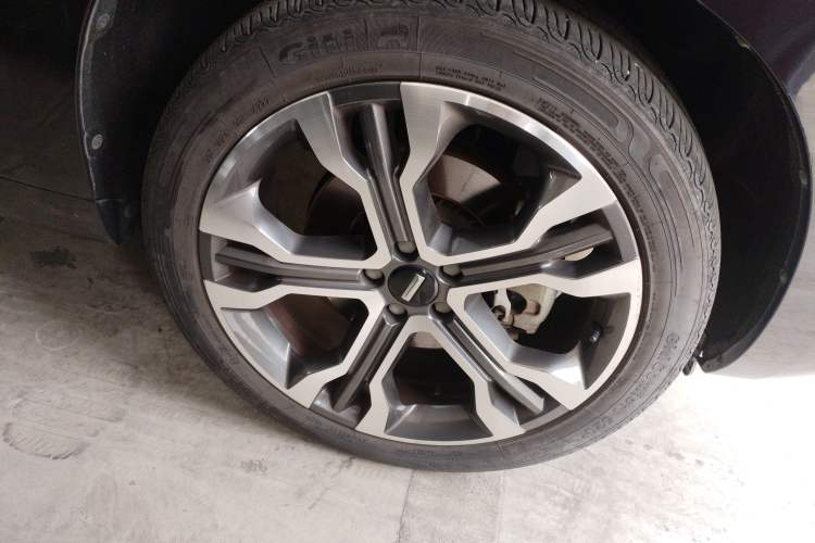Used Wey VV7 2017 2.0T Flagship Model Right Front Wheel Hub