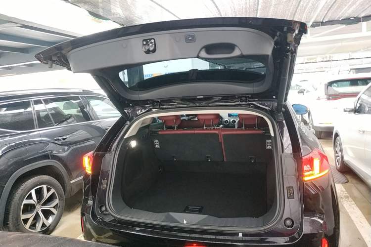 Used Wey VV7 2017 2.0T Ultra-Luxury Version Trunk