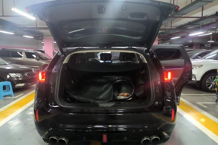 Used Wey VV7 2017 2.0T Flagship Model Trunk