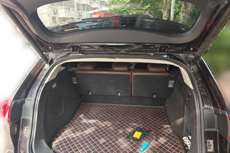 Used Wey VV7 2017 2.0T Flagship Model Trunk