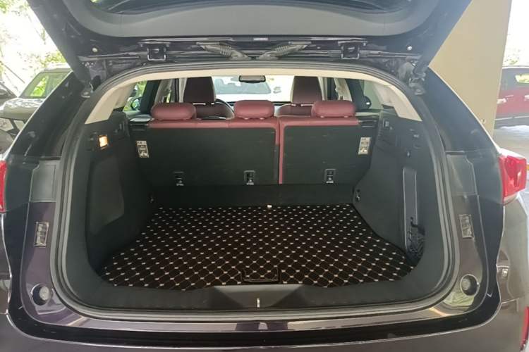 Used Wey VV7 2017 2.0T Flagship Model Trunk
