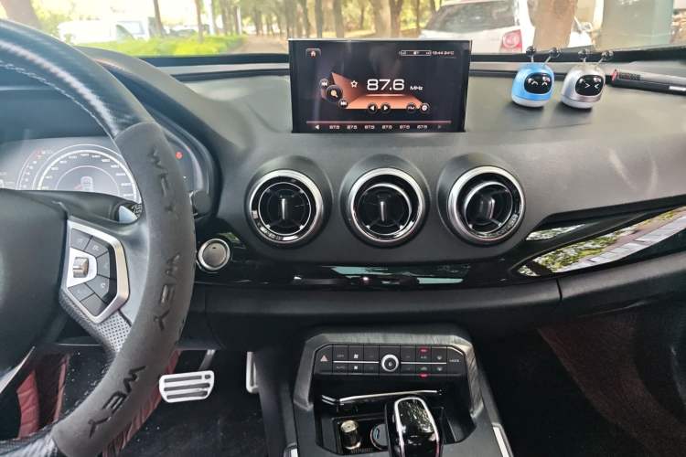 Used Wey VV7 2017 2.0T Flagship Model Audio And AC Panel