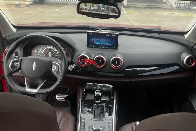 Used Wey VV7 2017 2.0T Flagship Model Center Console