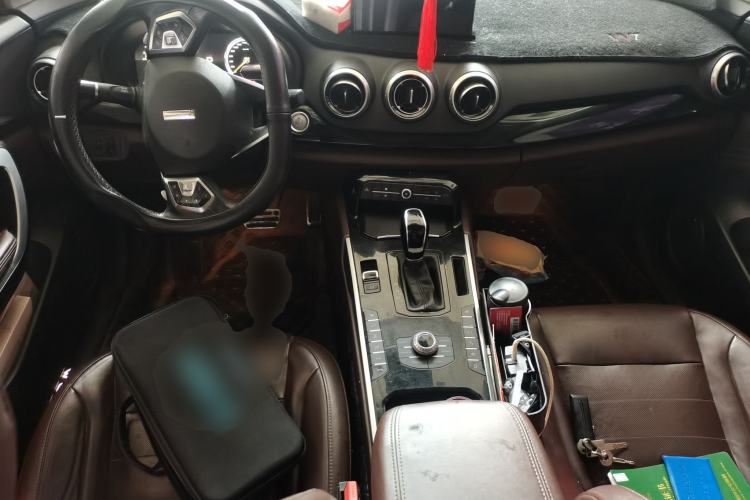 Used Wey VV7 2017 2.0T Ultra-Luxury Version Center Console