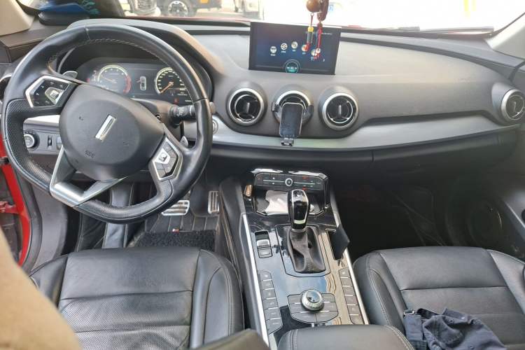 Used Wey VV7 2017 2.0T Ultra-Luxury Version Center Console