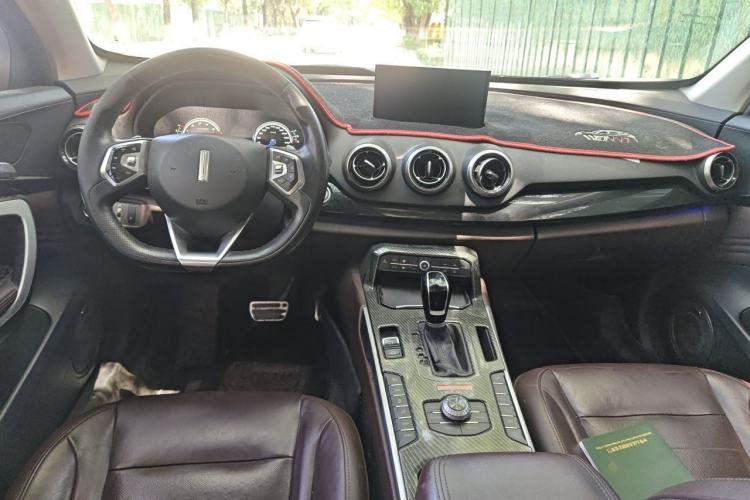 Used Wey VV7 2017 2.0T Flagship Model Center Console