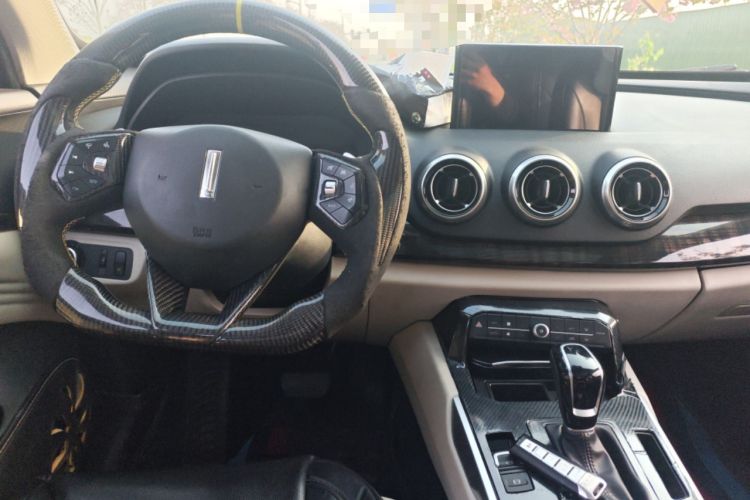 Used Wey VV7 2017 2.0T Ultra-Luxury Version Center Console