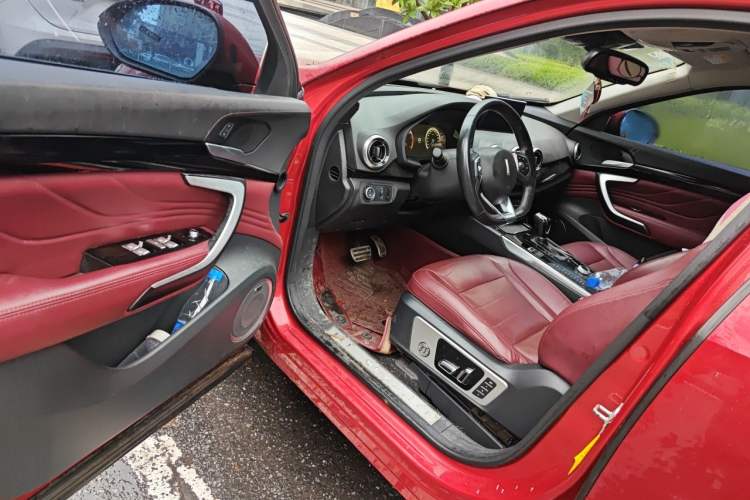 Used Wey VV7 2017 2.0T Flagship Model Driver Seat