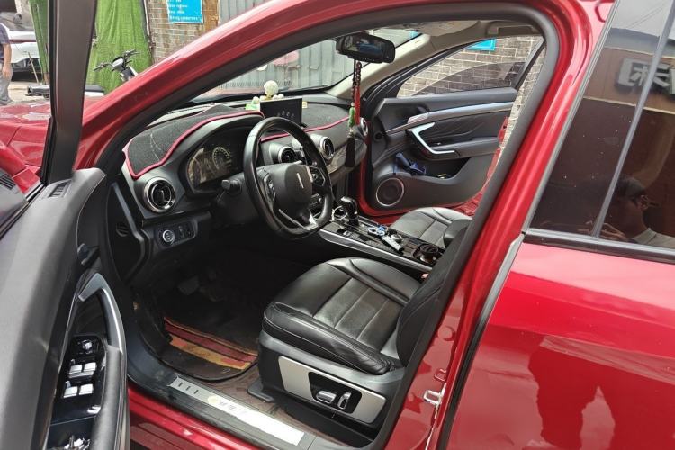 Used Wey VV7 2017 2.0T Ultra-Luxury Version Driver Seat