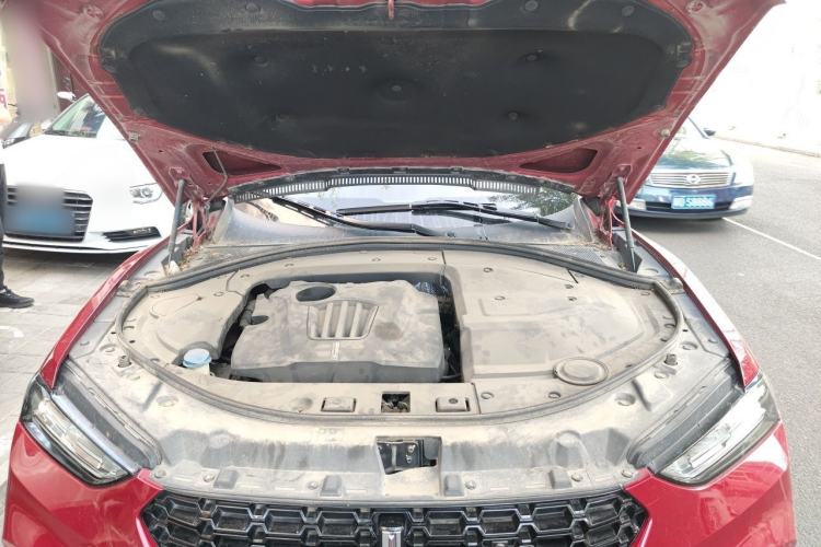 Used Wey VV7 2017 2.0T Luxury Model Engine Bay