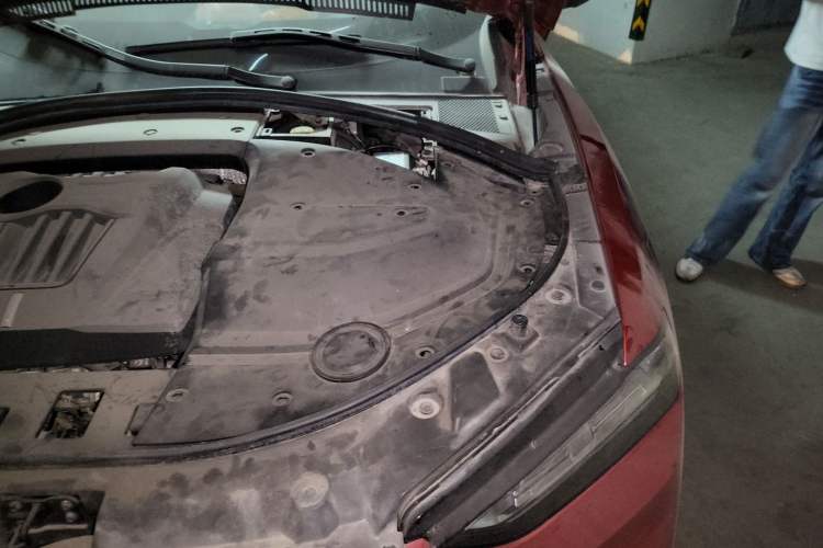 Used Wey VV7 2017 2.0T Flagship Model Engine Bay Left