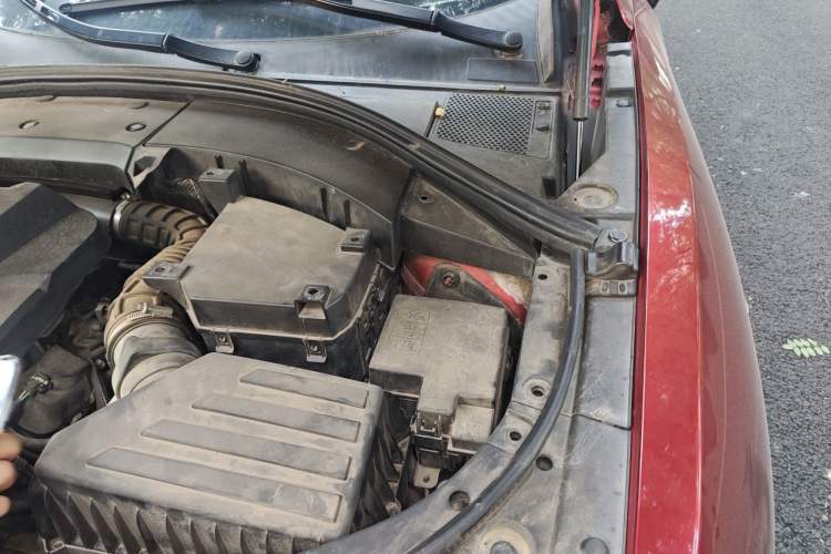 Used Wey VV7 2017 2.0T Flagship Model Engine Bay Left