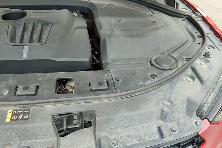 Used Wey VV7 2017 2.0T Flagship Model Engine Bay Left