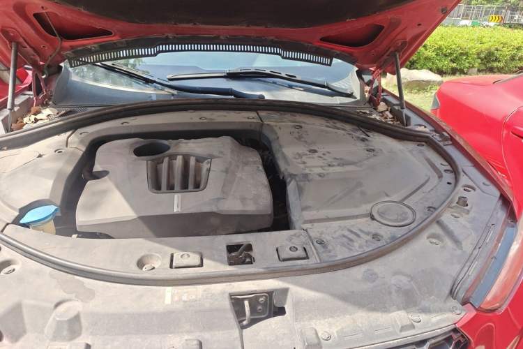 Used Wey VV7 2017 2.0T Flagship Model Engine Bay Left