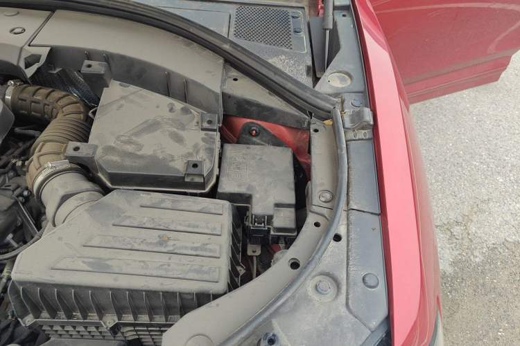 Used Wey VV7 2017 2.0T Ultra-Luxury Version Engine Bay Left