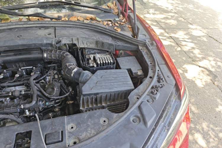 Used Wey VV7 2017 2.0T Flagship Model Engine Bay Left