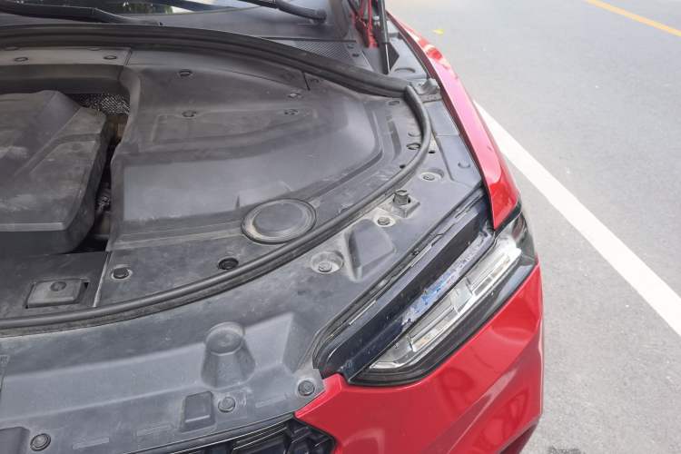 Used Wey VV7 2017 2.0T Flagship Model Engine Bay Left