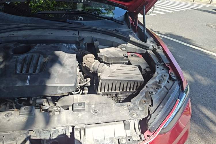 Used Wey VV7 2017 2.0T Flagship Model Engine Bay Left