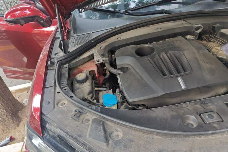 Used Wey VV7 2017 2.0T Flagship Model Engine Bay Right