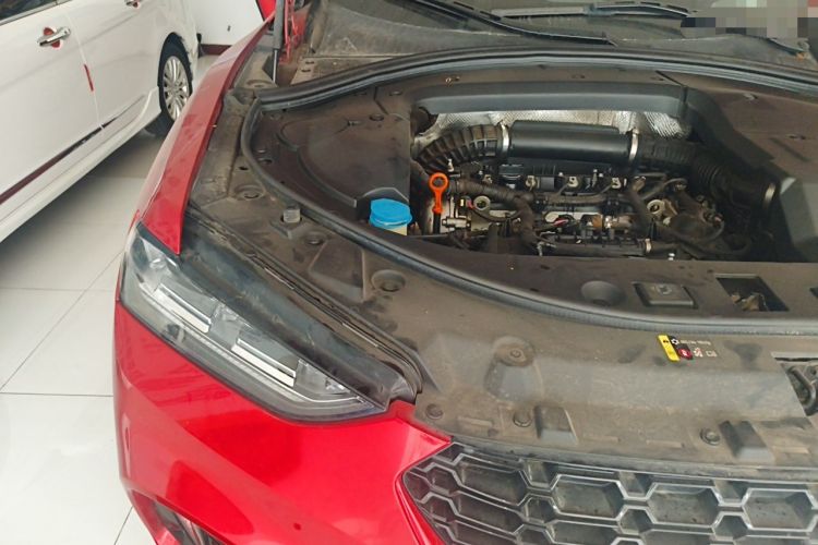 Used Wey VV7 2017 2.0T Ultra-Luxury Version Engine Bay Right