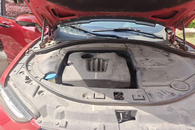 Used Wey VV7 2017 2.0T Flagship Model Engine Bay Right