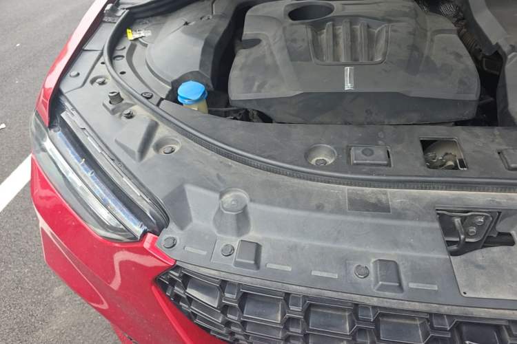 Used Wey VV7 2017 2.0T Flagship Model Engine Bay Right