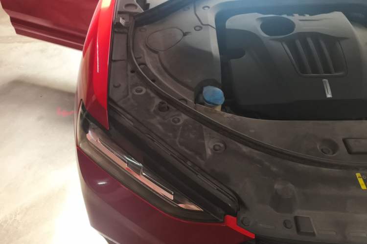 Used Wey VV7 2017 2.0T Flagship Model Engine Bay Right