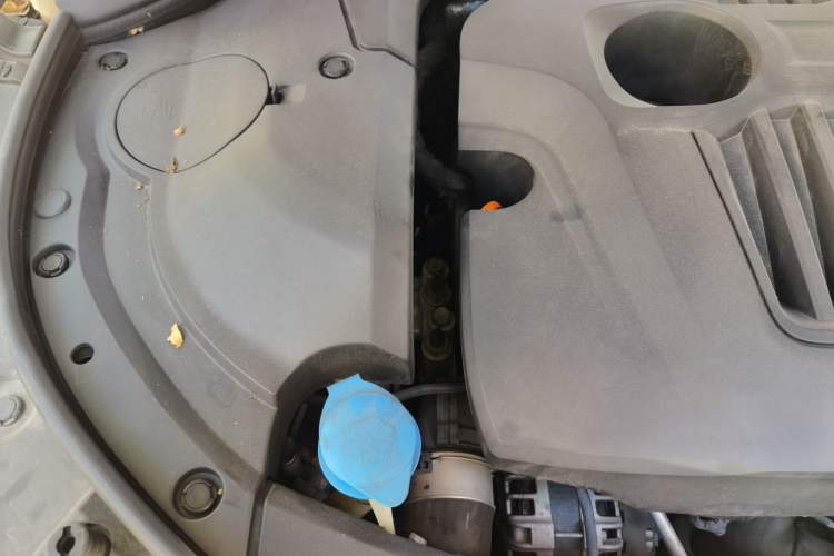 Used Wey VV7 2017 VV7c 2.0T Flagship Model Engine Bay Right
