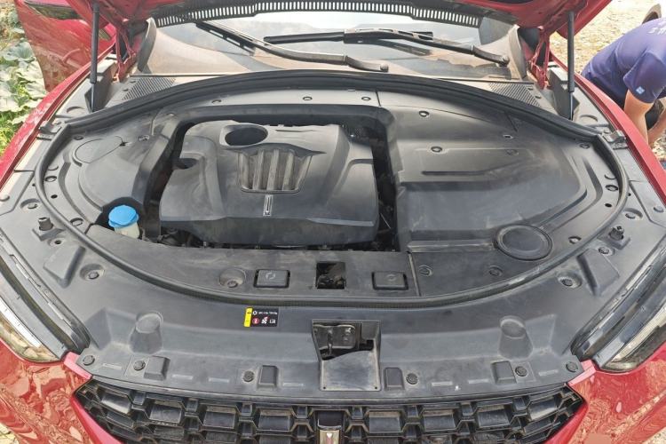 Used Wey VV7 2017 2.0T Luxury Model Engine Bay
