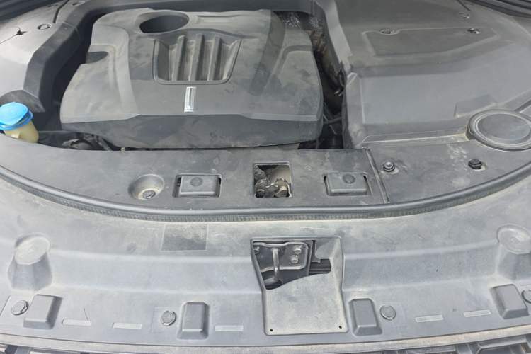 Used Wey VV7 2017 2.0T Flagship Model Engine Bay
