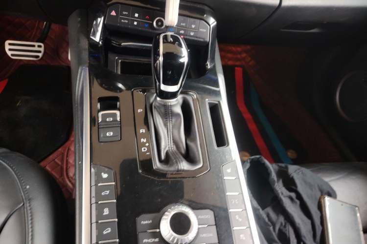 Used Wey VV7 2017 2.0T Flagship Model Gear Lever