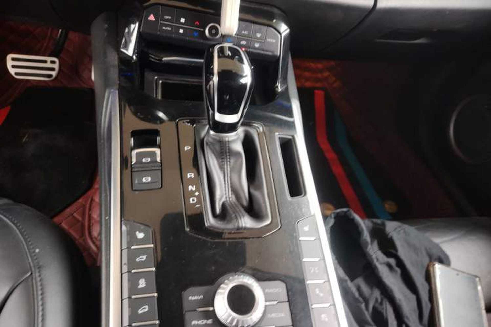 Used Wey VV7 2017 2.0T Flagship Model Gear Lever