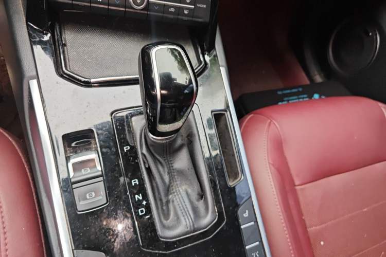 Used Wey VV7 2017 2.0T Flagship Model Gear Lever