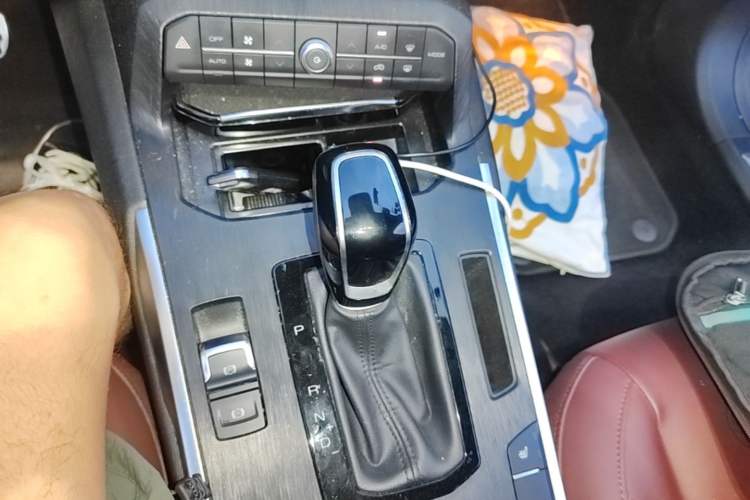 Used Wey VV7 2017 2.0T Flagship Model Gear Lever