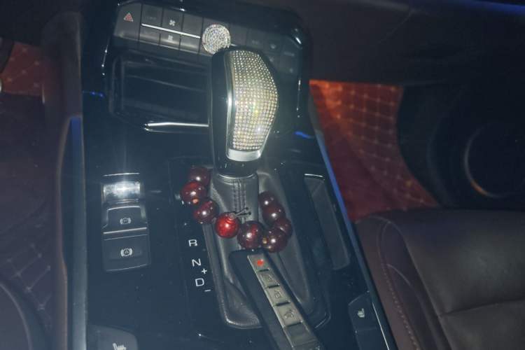 Used Wey VV7 2017 2.0T Flagship Model Gear Lever