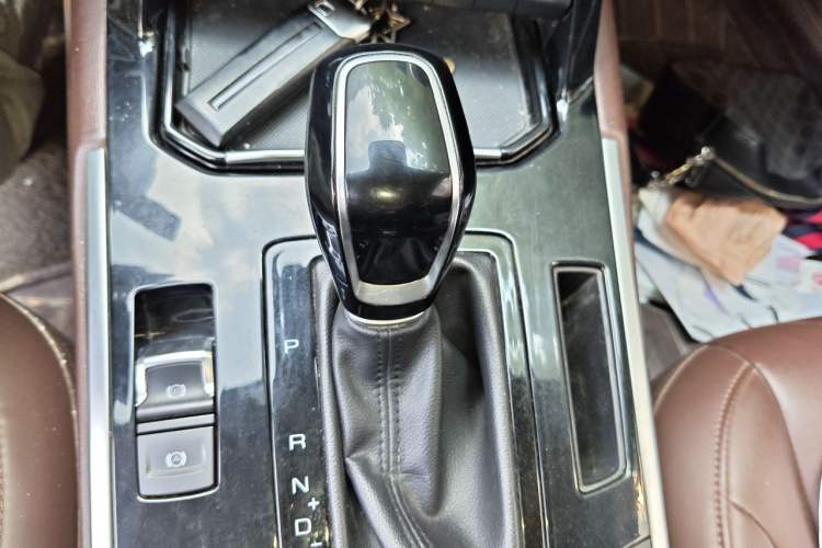 Used Wey VV7 2017 2.0T Ultra-Luxury Version Gear Lever