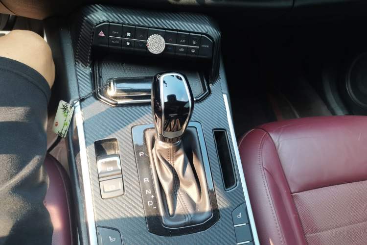 Used Wey VV7 2017 2.0T Flagship Model Gear Lever