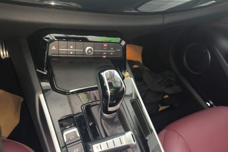 Used Wey VV7 2017 2.0T Flagship Model Gear Lever