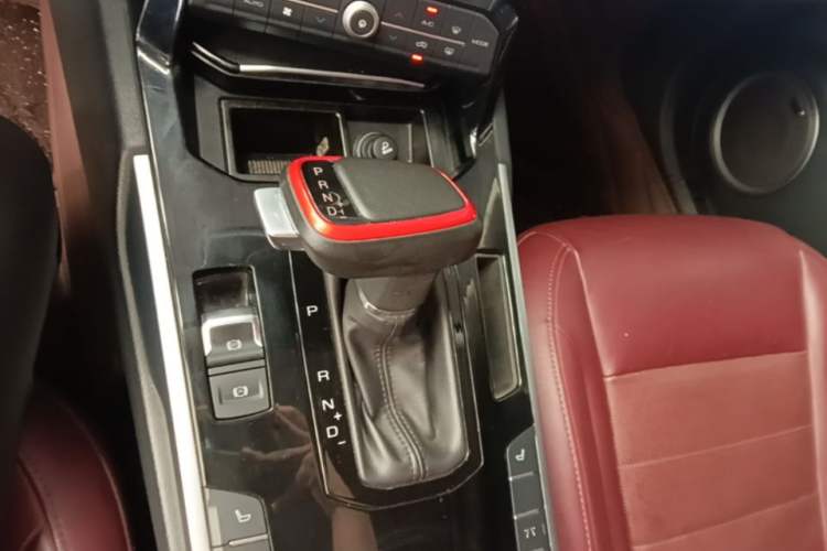 Used Wey VV7 2017 2.0T Flagship Model Gear Lever