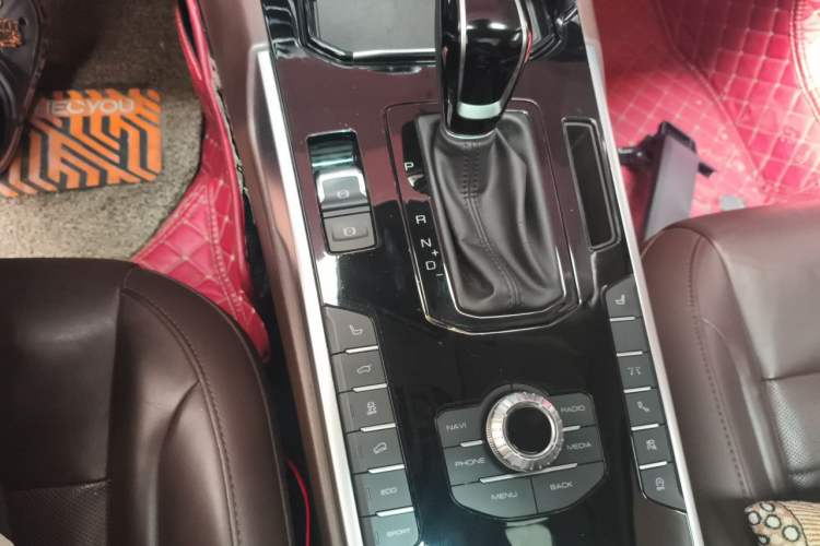 Used Wey VV7 2017 2.0T Flagship Model Gear Lever