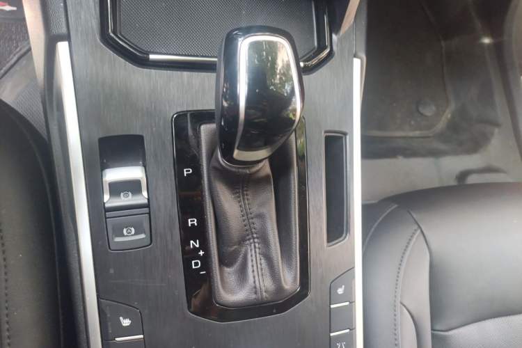 Used Wey VV7 2017 2.0T Flagship Model Gear Lever