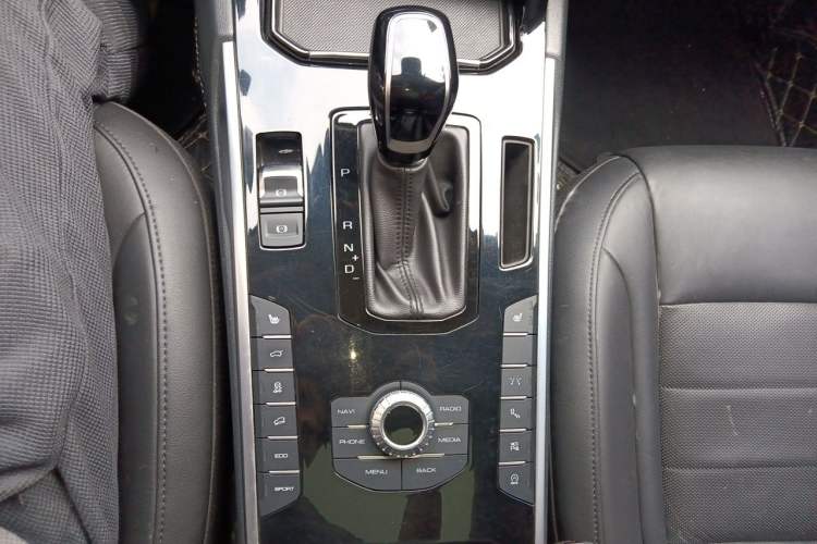 Used Wey VV7 2017 VV7c 2.0T Flagship Model Gear Lever