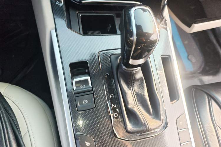 Used Wey VV7 2017 2.0T Ultra-Luxury Version Gear Lever