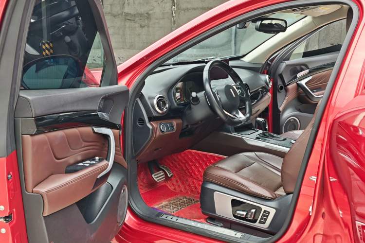 Used Wey VV7 2017 2.0T Flagship Model Interior 1