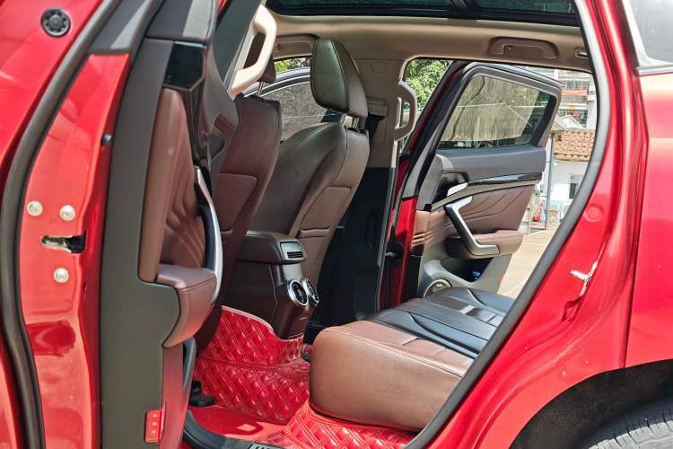 Used Wey VV7 2017 2.0T Flagship Model Interior 5