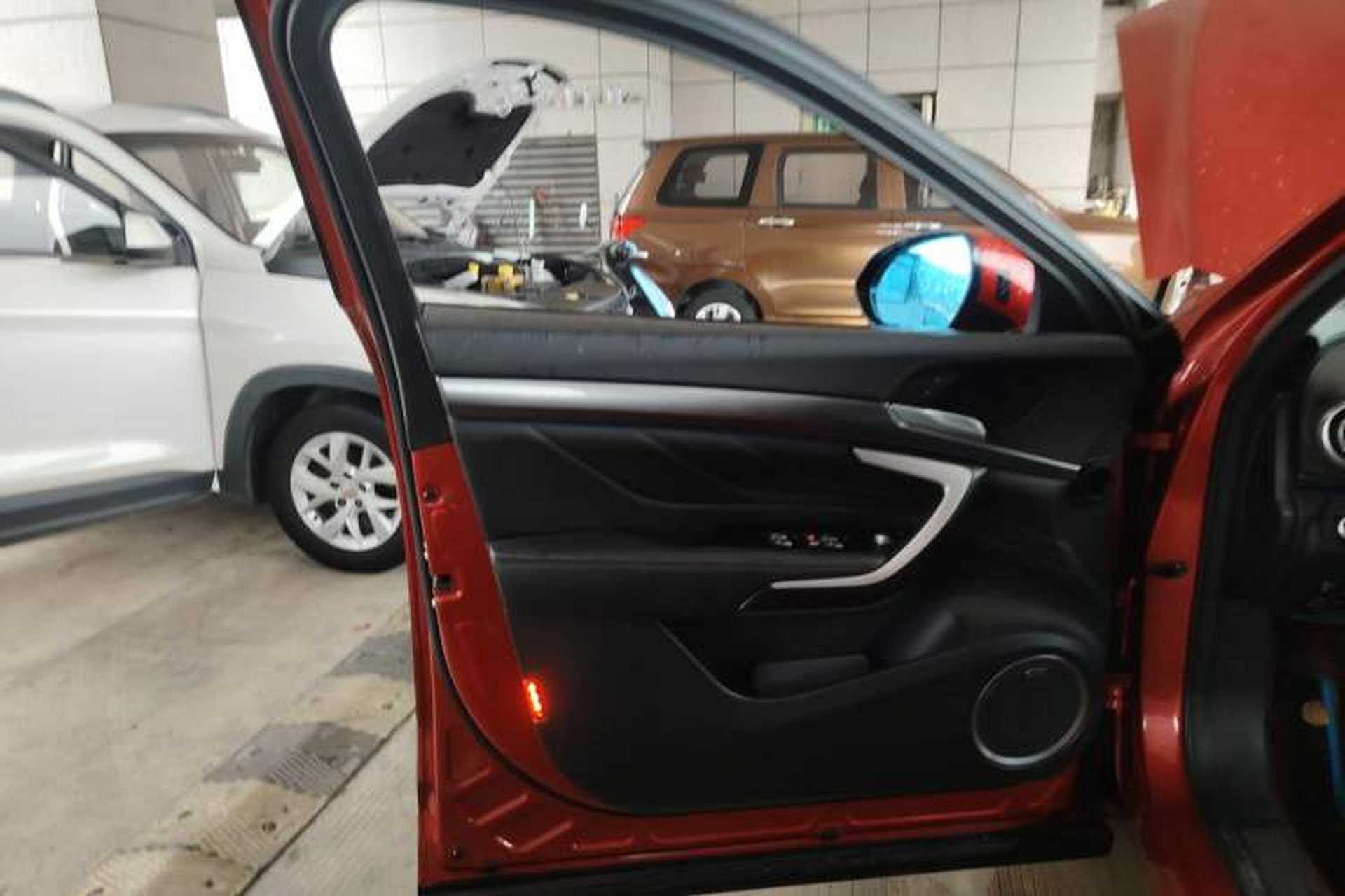 Used Wey VV7 2017 2.0T Flagship Model Left Front Door Interior
