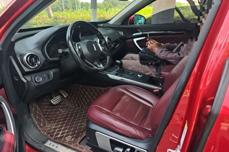 Used Wey VV7 2017 2.0T Flagship Model Left Front Seat