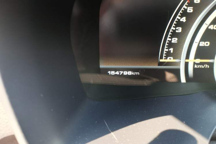 Used Wey VV7 2017 2.0T Flagship Model Odometer Close Up
