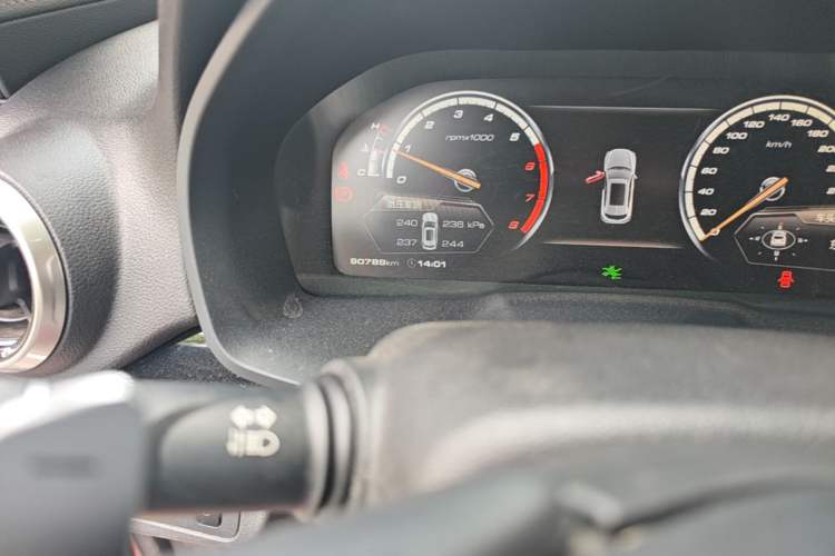 Used Wey VV7 2017 2.0T Flagship Model Odometer Close Up